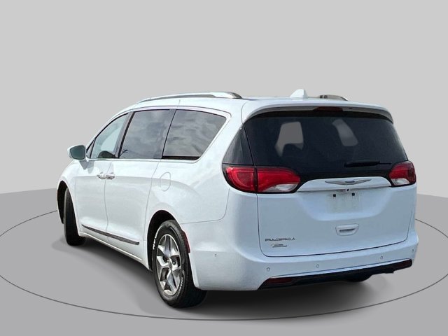 Used 2018 Chrysler Pacifica Touring-L Plus w/ Advanced Safetytec Group FWD image 4