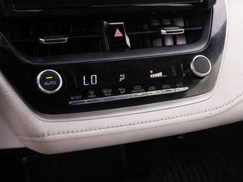 Certified 2023 Toyota Corolla SE w/ SE Premium Package FWD image 17