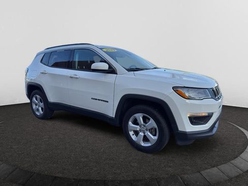 Used 2019 Jeep Compass Latitude image 3
