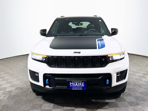Used 2022 Jeep Grand Cherokee Trailhawk w/ Advanced Protech Group II AWD/4WD image 2
