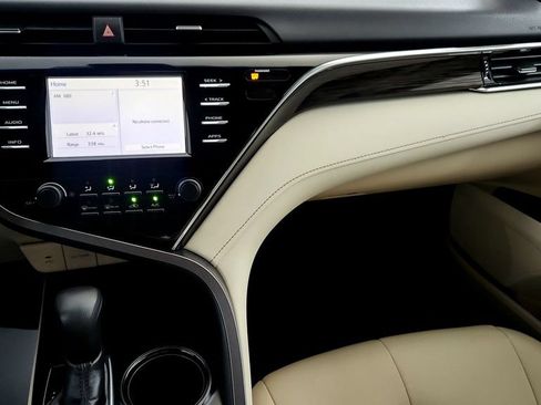 Certified 2018 Toyota Camry LE FWD image 29