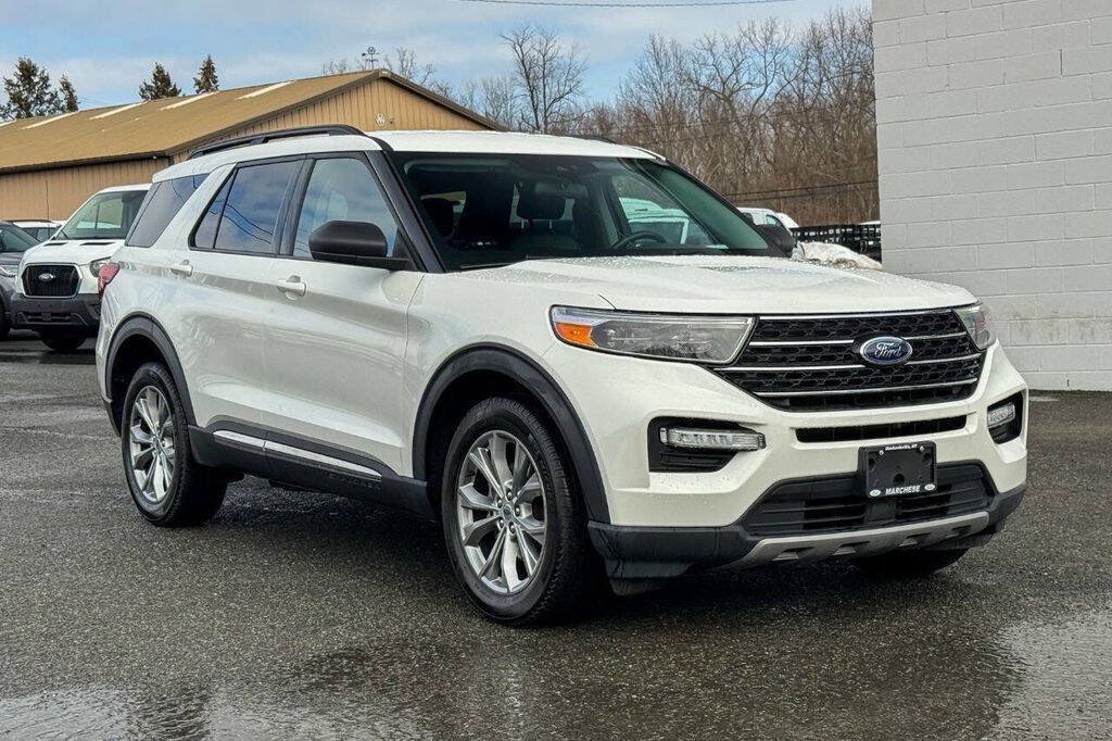 Used 2022 Ford Explorer XLT w/ Equipment Group 202A AWD/4WD image 1