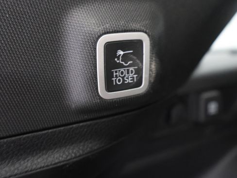 Used 2023 Jeep Grand Cherokee Altitude AWD/4WD image 30