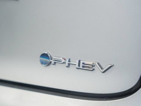 New 2026 Toyota Prius Plug-In Hybrid FWD image 8