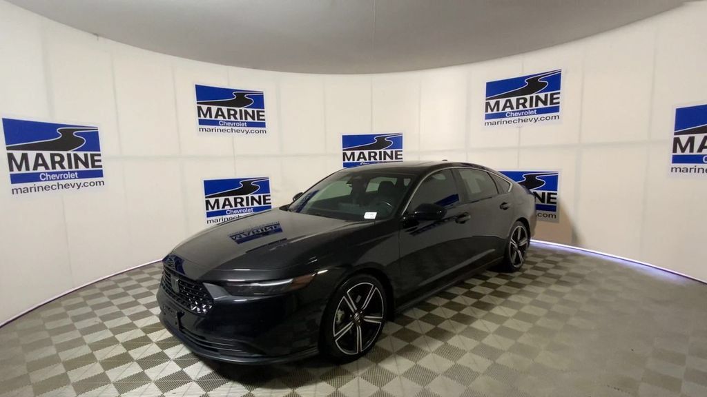 Used 2024 Honda Accord Sport image 6