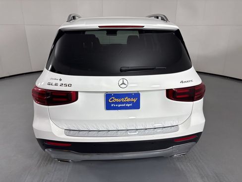 Used 2025 Mercedes-Benz GLB 250 4MATIC image 7