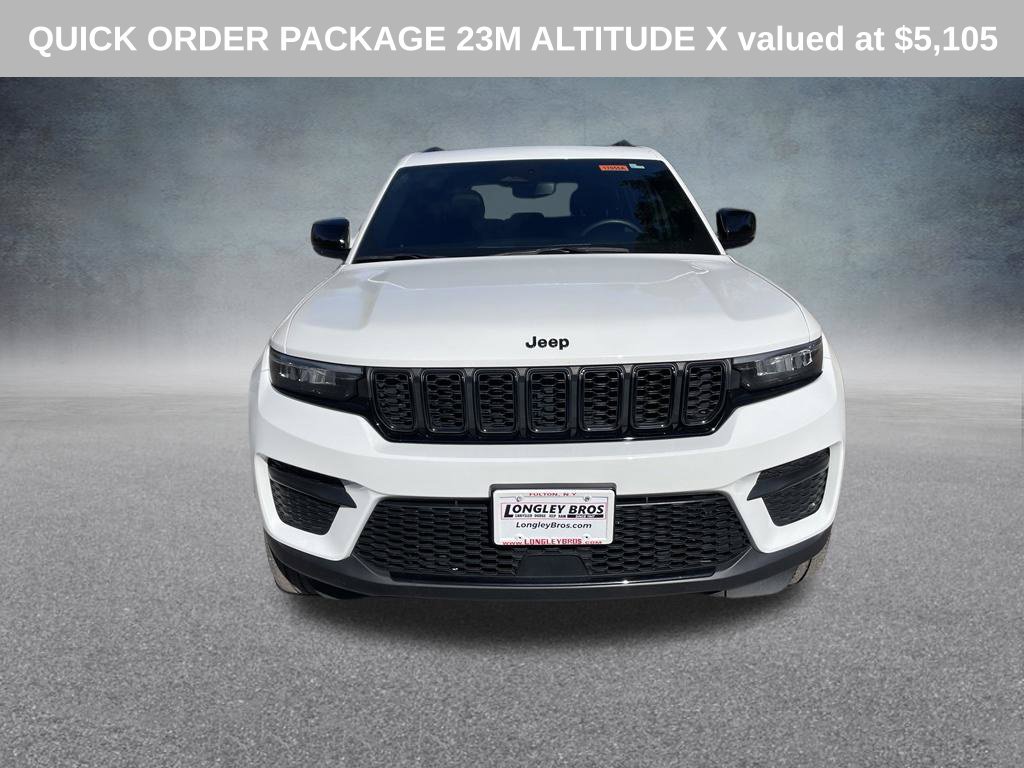 Used 2023 Jeep Grand Cherokee Altitude AWD/4WD image 2