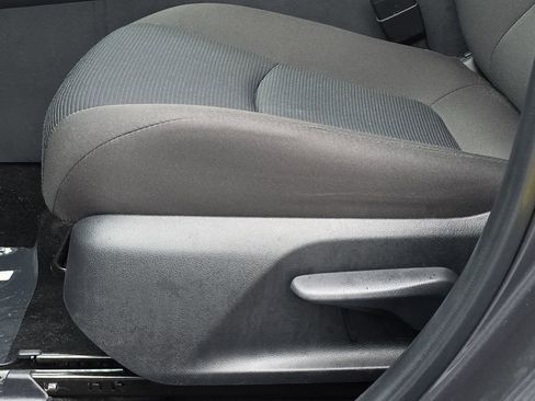 Used 2025 Toyota RAV4 LE image 31