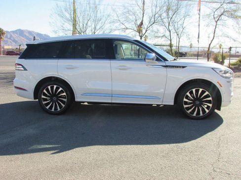 Used 2020 Lincoln Aviator Black Label Grand Touring w/ Class IV Trailer Tow Package image 2