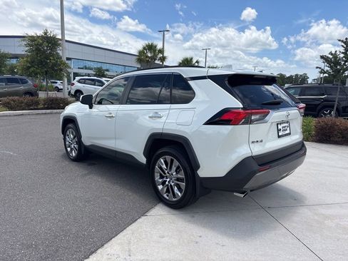 Used 2020 Toyota RAV4 Limited FWD image 7