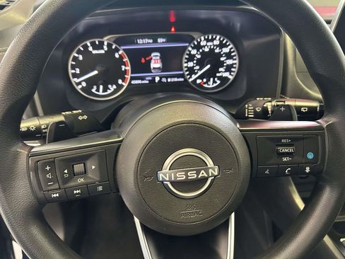 Used 2024 Nissan Rogue SV AWD/4WD image 18