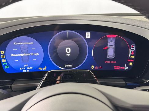 Certified 2026 Porsche Macan Electric RWD image 19
