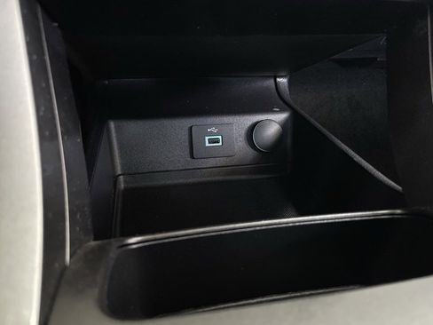 Used 2018 Ford Fusion S image 32