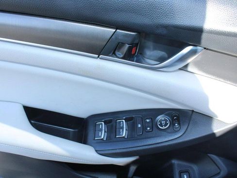 Used 2018 Honda Accord Sedan image 10