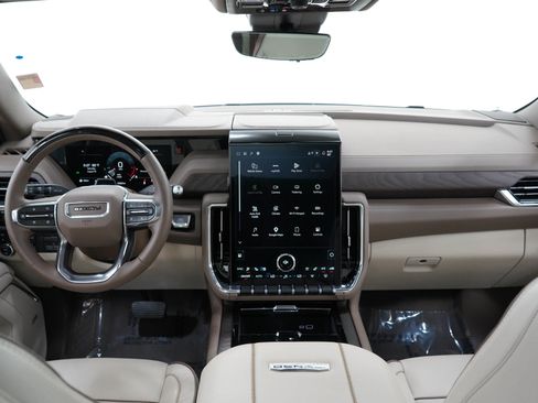 Used 2026 GMC Yukon XL Denali w/ Denali Reserve Package AWD/4WD image 19