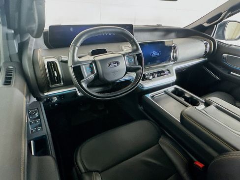 Used 2025 Ford Expedition Tremor image 18