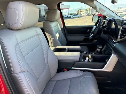 Used 2024 Toyota Tundra Limited AWD/4WD image 17