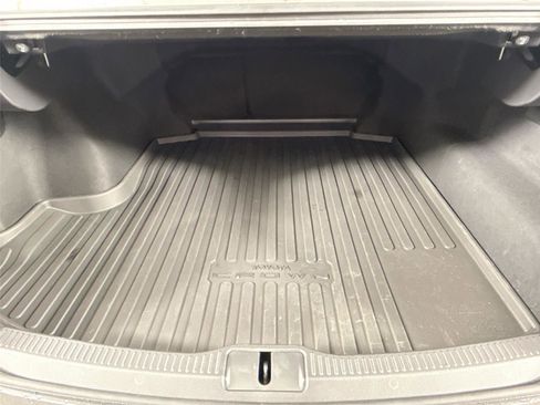 Used 2023 Toyota Crown Limited image 40