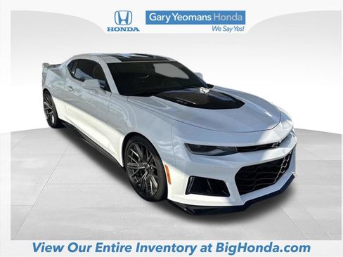 Used 2022 Chevrolet Camaro ZL1 RWD image 13