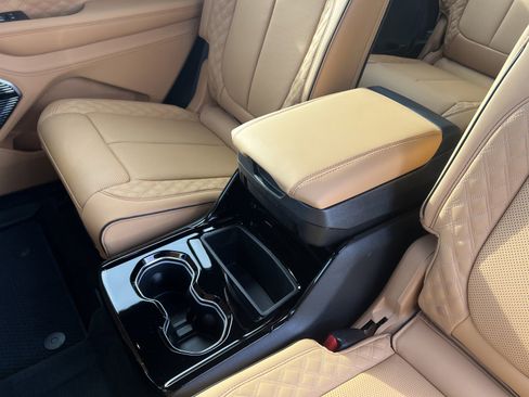 New 2025 Jeep Grand Cherokee L Summit image 18