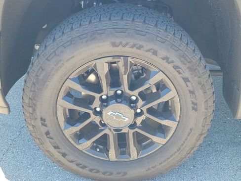 Certified 2025 Chevrolet Silverado 2500 LT w/ Trail Boss Package AWD/4WD image 10