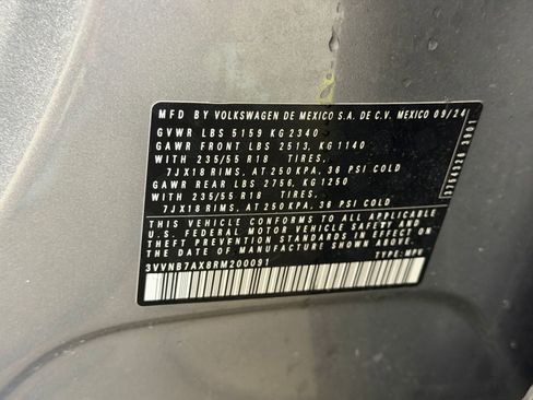 Used 2024 Volkswagen Tiguan SE FWD image 20
