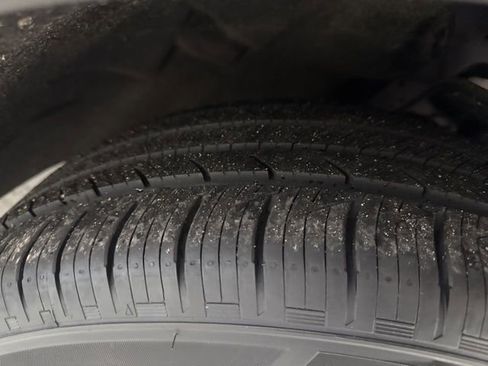 Used 2022 Ford Explorer XLT w/ Equipment Group 202A image 39