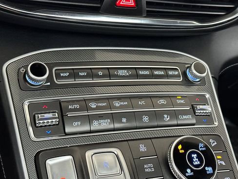 Used 2023 Hyundai Santa Fe Limited image 24