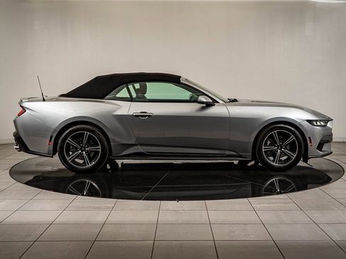 Used 2025 Ford Mustang Premium image 12