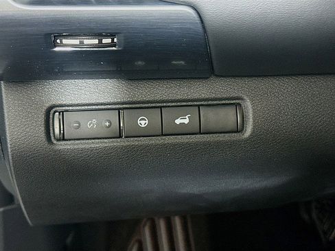 New 2026 Nissan Pathfinder SL AWD/4WD image 10