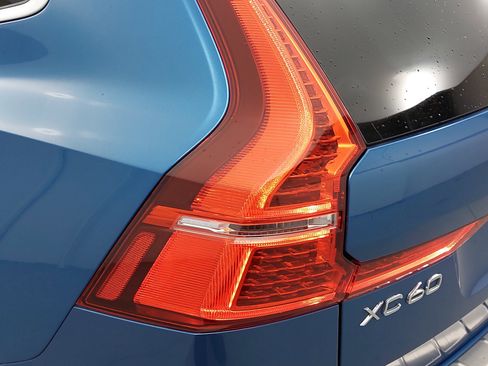 Used 2019 Volvo XC60 T6 R-Design w/ Protection Package Premier image 36