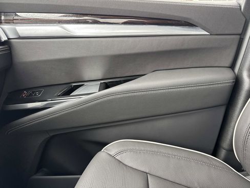 New 2026 Cadillac Escalade Luxury w/ Touring Package image 21