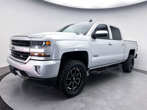 Used 2017 Chevrolet Silverado 1500 LT w/ Texas Edition AWD/4WD image 10