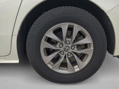 Certified 2021 Toyota Sienna XLE FWD image 6