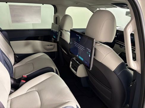 New 2026 Kia Carnival SX Prestige image 44