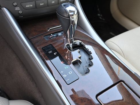 Used 2011 Lexus IS 250 w/ Premium Pkg Value Edition image 23