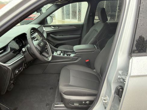New 2026 Jeep Grand Cherokee L 4WD image 16