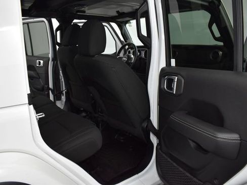 Used 2021 Jeep Wrangler Unlimited Sahara w/ Uconnect 4C Nav & Sound Group image 23