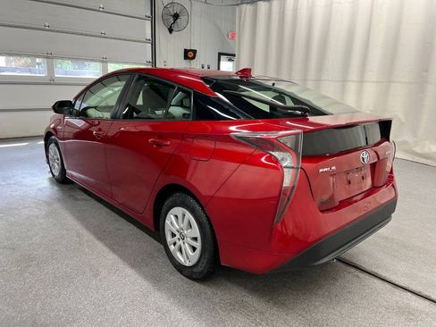 Used 2016 Toyota Prius Two FWD image 6