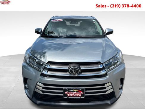 Certified 2018 Toyota Highlander Limited AWD/4WD image 10