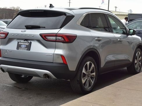 Used 2023 Ford Escape Platinum image 6