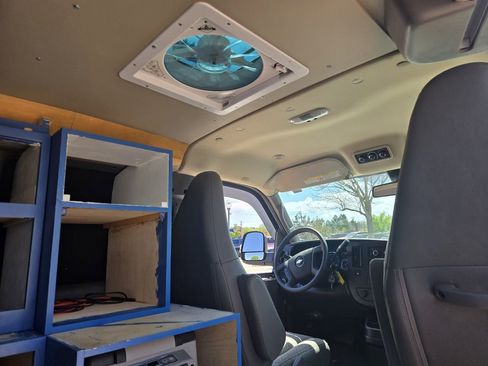 Used 2019 Chevrolet Express 3500 LT w/ LT Preferred Equipment Group RWD image 23