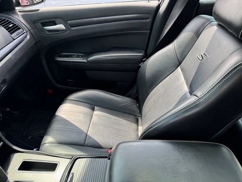 Used 2014 Chrysler 300 S AWD/4WD image 21