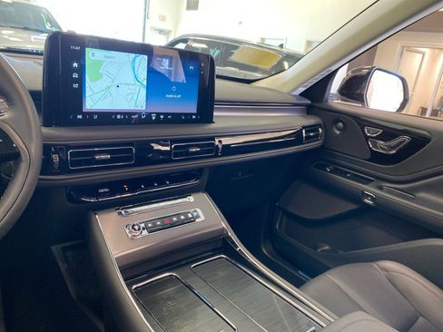 New 2026 Lincoln Aviator AWD image 42