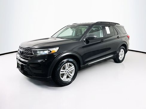 Used 2022 Ford Explorer XLT w/ Class IV Trailer Tow Package image 3
