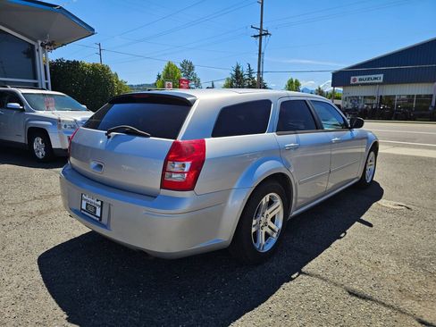 Used 2006 Dodge Magnum R/T RWD image 7