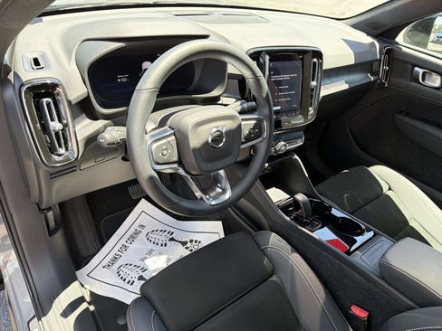 Certified 2023 Volvo C40 P8 Recharge Plus w/ Climate Package AWD/4WD image 9