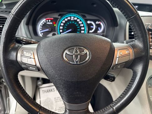 Used 2012 Toyota Venza Limited image 25