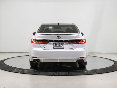 Used 2025 Toyota Camry XSE FWD image 3