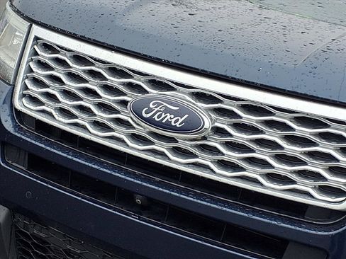 Used 2016 Ford Explorer Platinum image 33